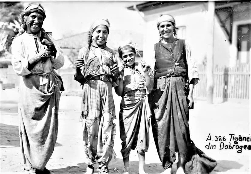 Moda la Dunărea de Jos… Între ilic și rubașcă… Șalvari…