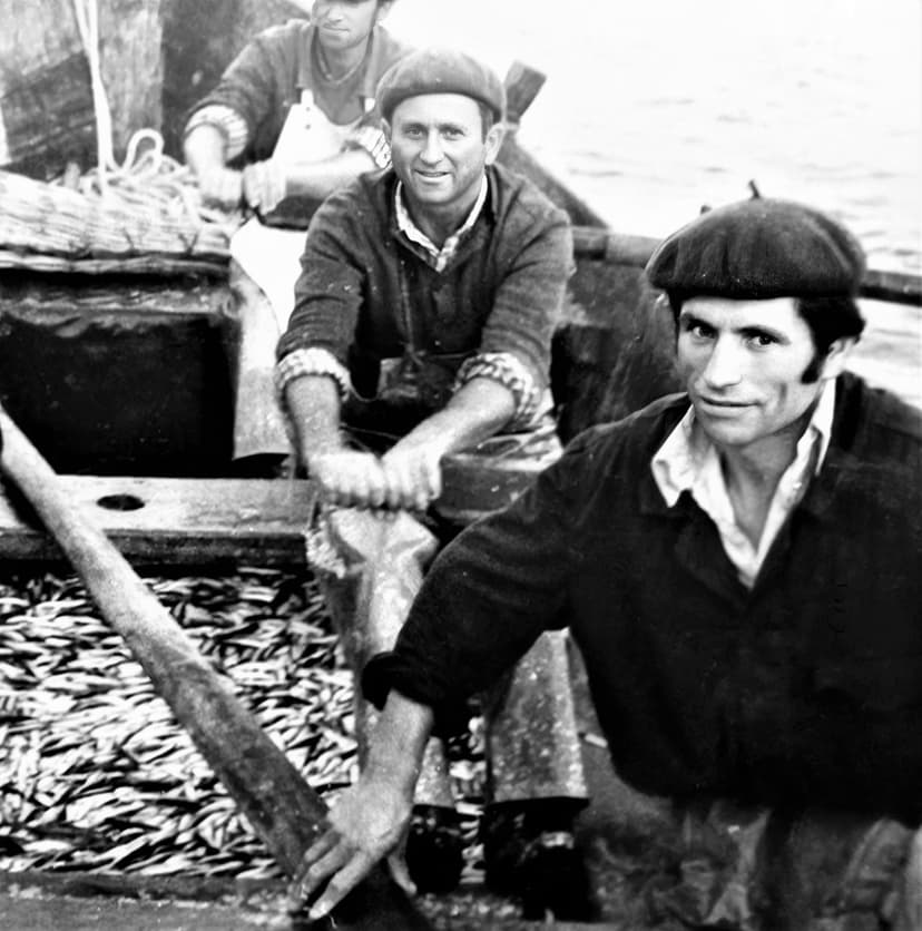 Moda la Dunărea de Jos… Între căciulă și fes… Bască…