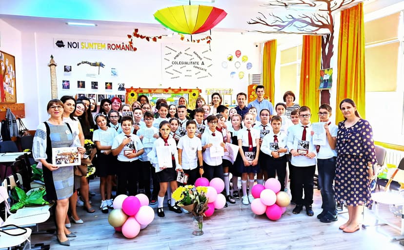 „Deschide o carte (misterele dunării), deschide-ți mintea”… activitate culturală cu oameni mici (la ani) și mari (la stat)…